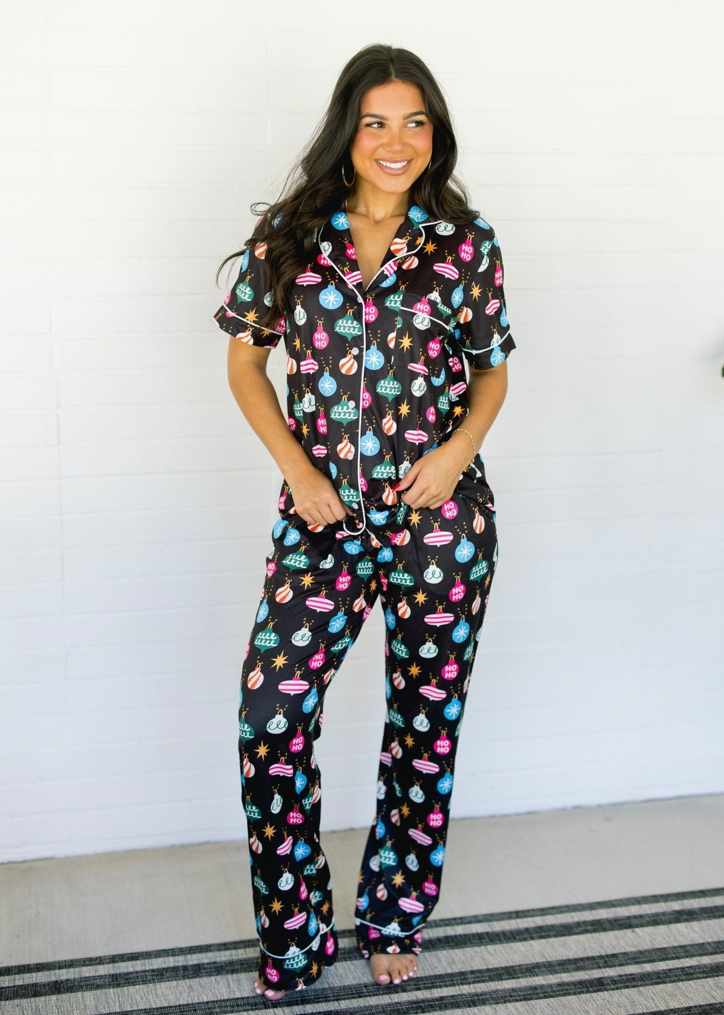 Conjunto de pijama con adornos festivos